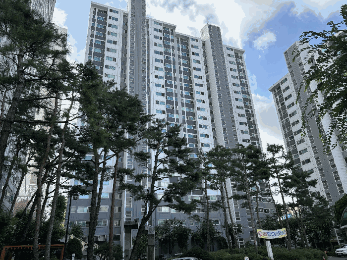 [본건 민락e-편한세상 102동 북서측 후면사진]