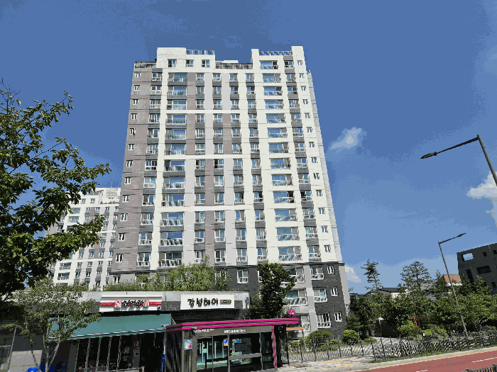 304동 전경 - 남동측에서 촬영