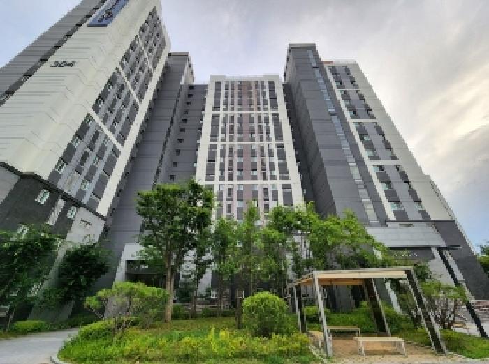 부동산 소재 건물 전경