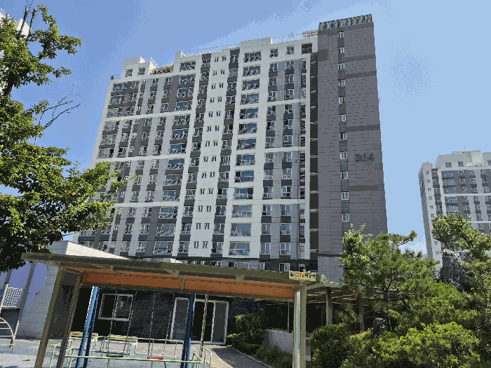 304동 전경 - 남서측에서 촬영