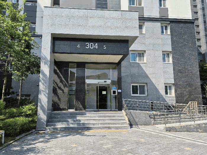 4,5호 라인 공동 출입문