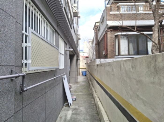 건물 뒷쪽 모습1