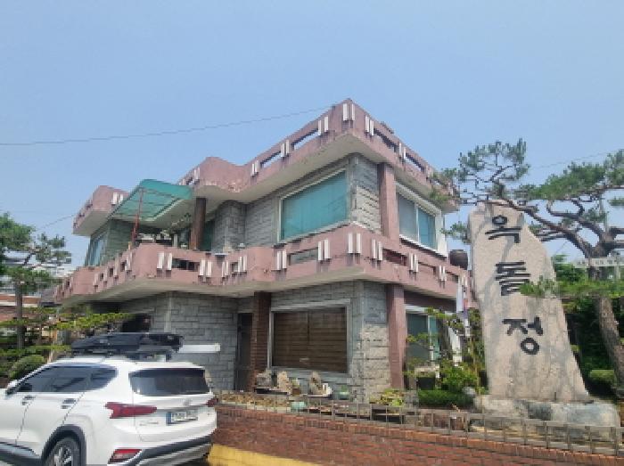 건물 전경