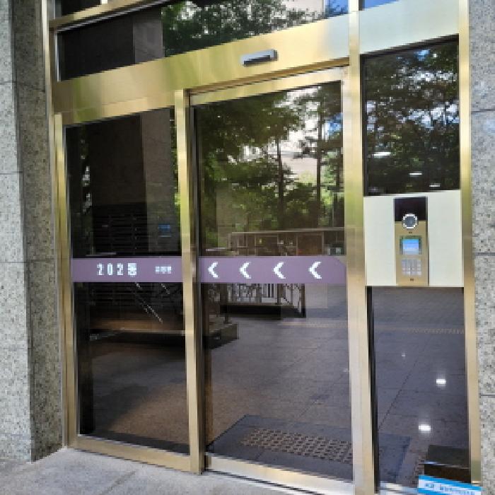 공동현관 출입구 전경