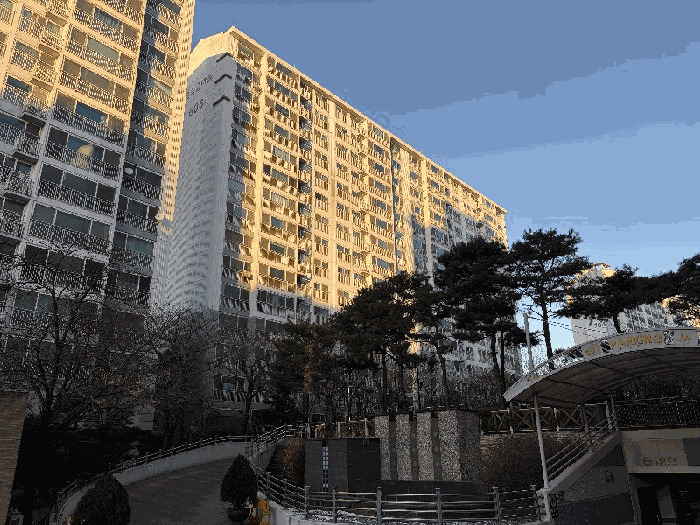 본건 전경 - 남서측에서 촬영