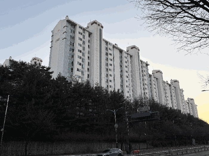 본건 전경 - 북동측에서 촬영