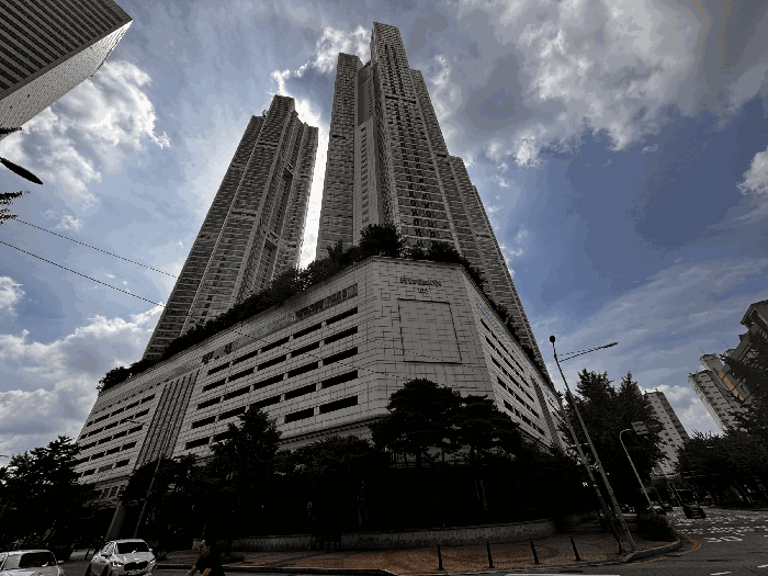 본건 소재 건물 전경