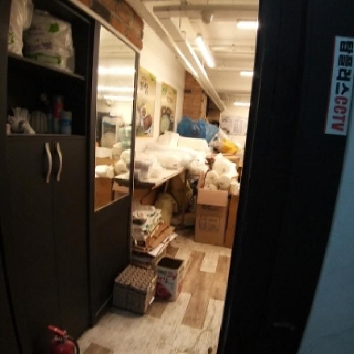 지층 식당 모습