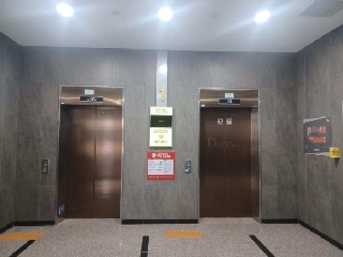 본건 한강듀클래스 씨동 1층 엘리베이터 현황사진