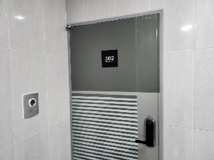 - 302호