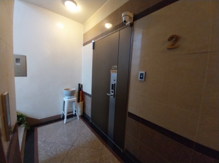 호실 입구 