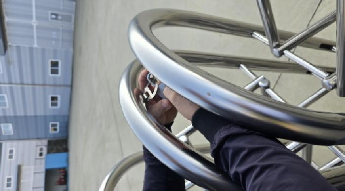 대문을 개문하는 장면