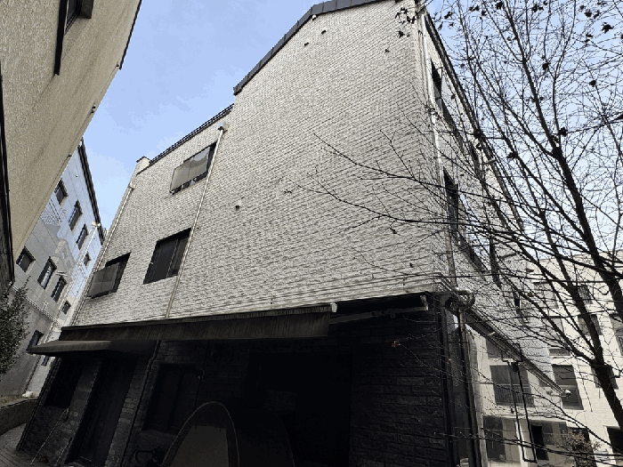 [본건 후면 전경]
