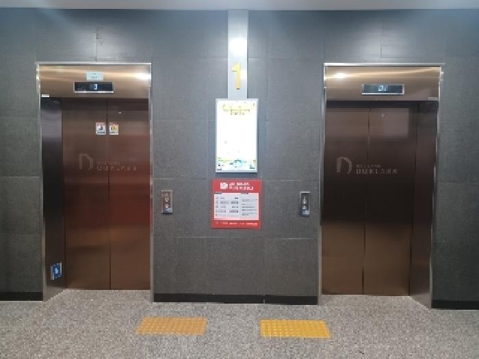 본건 한강듀클래스 B동 1층 엘리베이터 현황사진