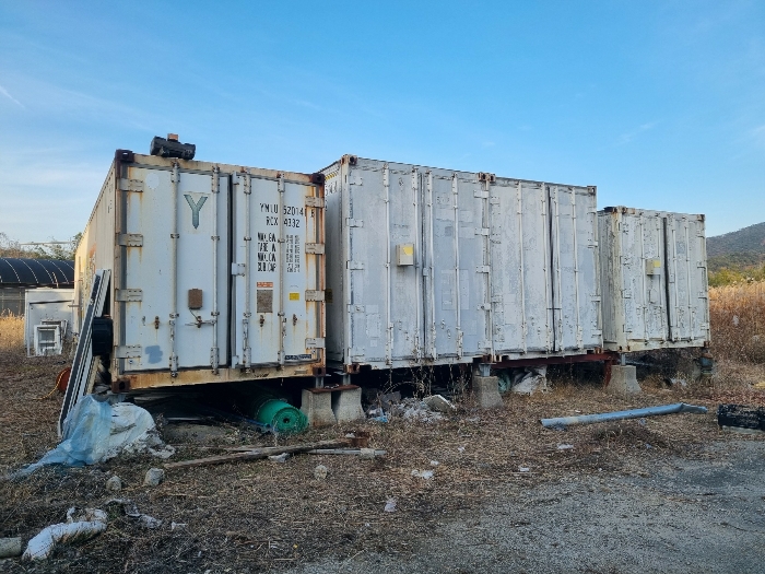 [본건 지상 소재 이동식 컨테이너]