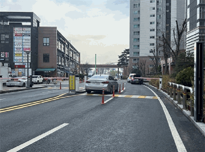 본 단지 남동측 출입구 전경