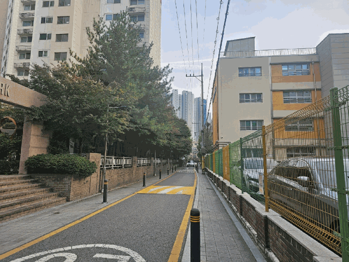 [본건 개봉동아이파크 접면도로 및 주위환경]