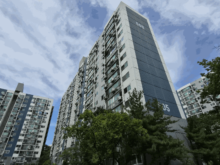 본건 소재 건물 전경