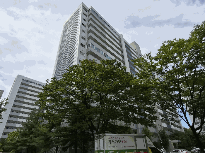 본건 소재 건물 전경