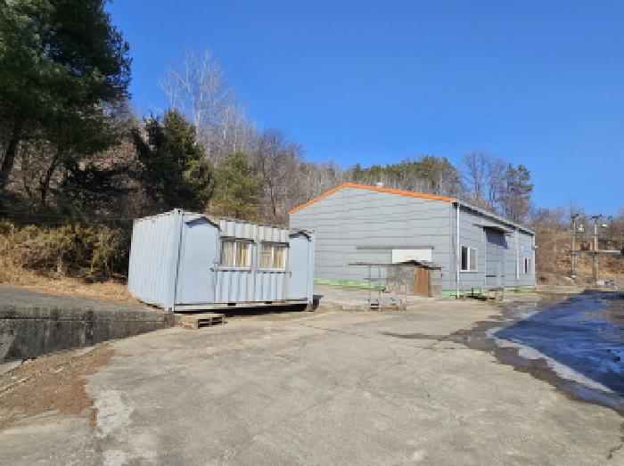 목적물 8 및 목적물 3 내 이동식 컨테이너(2)