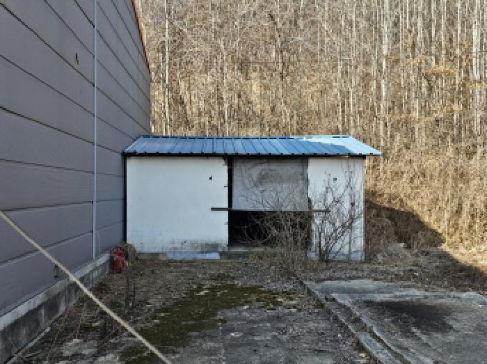 목적물 3 내 제시외 함석지붕창고