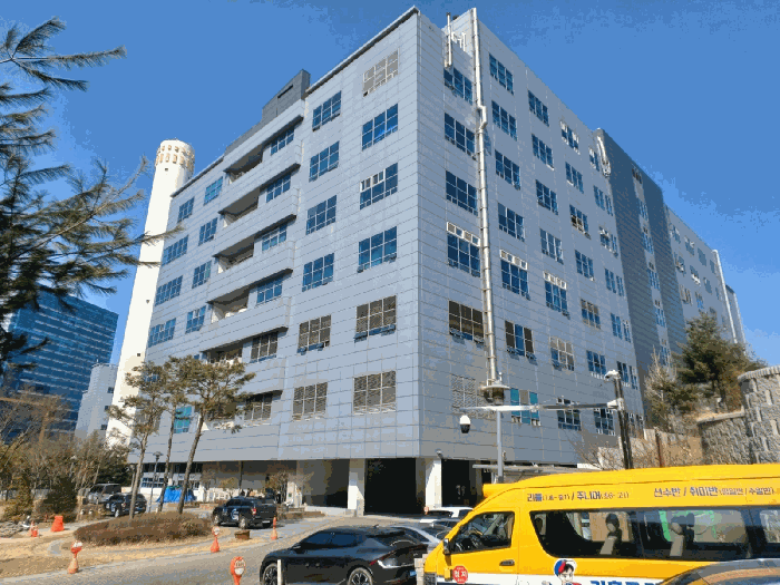 본건 건물 남측 및 동측 부분