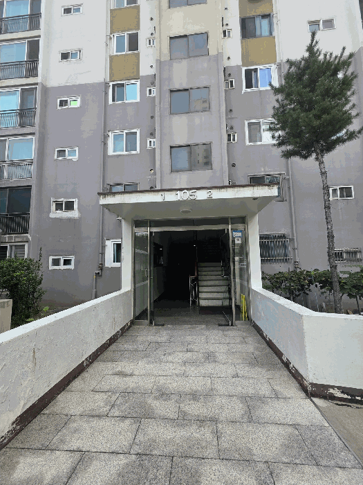 본건동 주출입구 전경