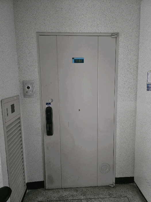 본건 현관 전경