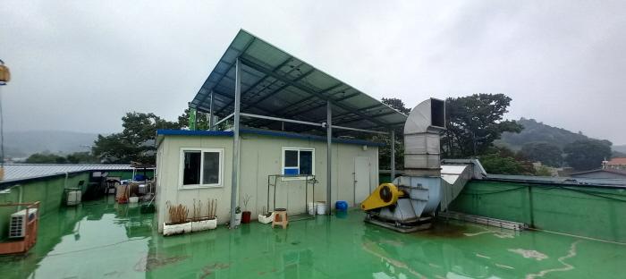 제시외 건물인 옥탑 공장(식당)