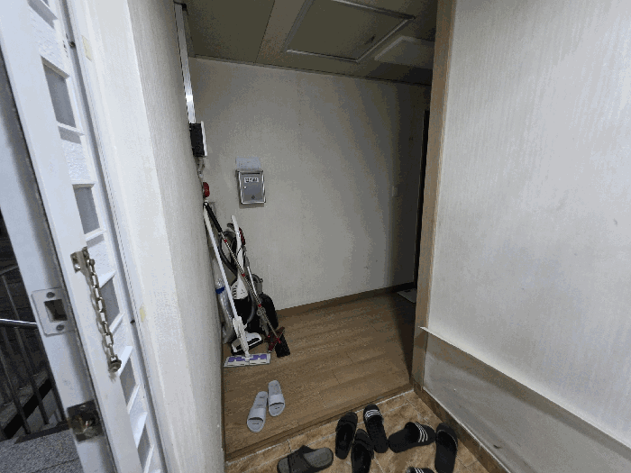 본 건  기 호 2  건 물  2 층  내 부 현 황