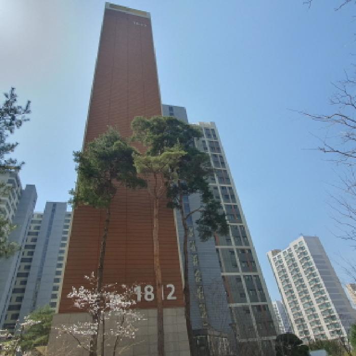 본건 제시물건이 있는 1812동 측면 전경