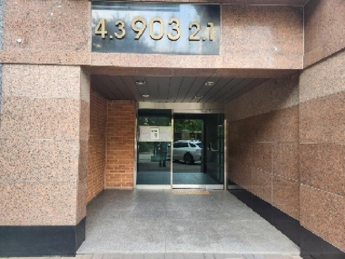 건물 전경(공동출입구)
