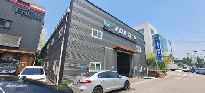 본건 출입문