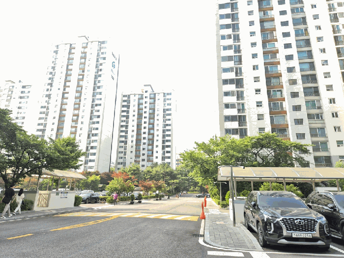 4 아파트 단지 전경