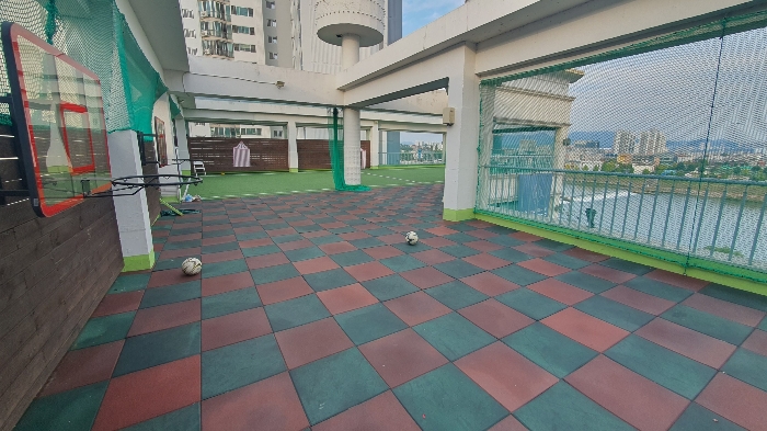 본건 기호(10) 건물 옥상층 전경