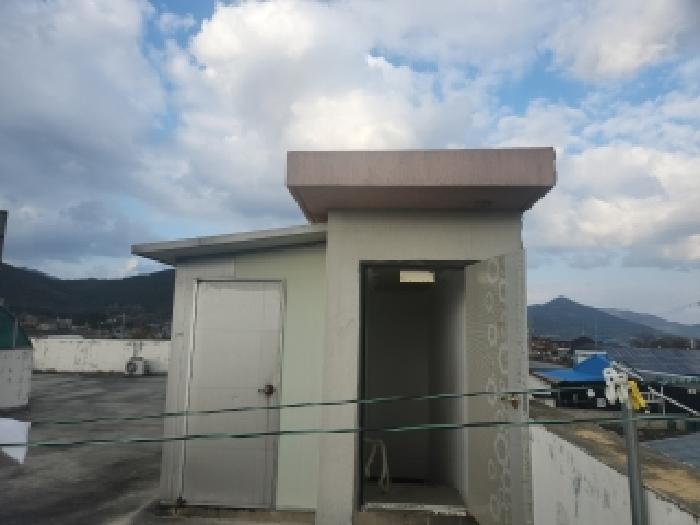 부동산표시 제3호 : 제시외 계단실 및 세탁실