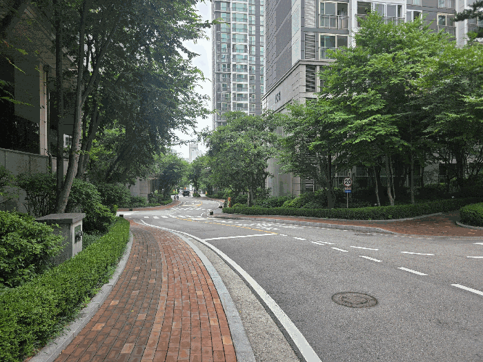 본건 아파트 단