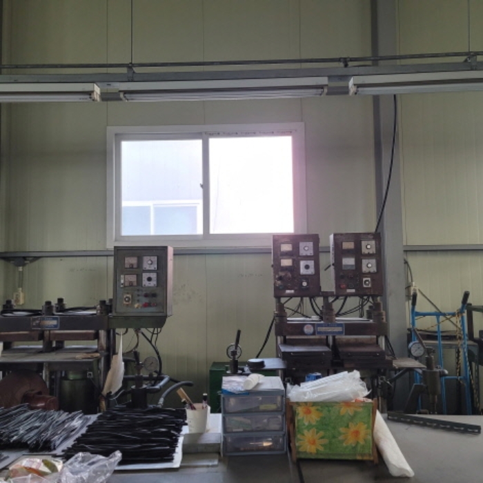 별지 공장 및 광업재산저당법제6조목록 1내지 6, 8내지 13
등 기계, 기구 전경 