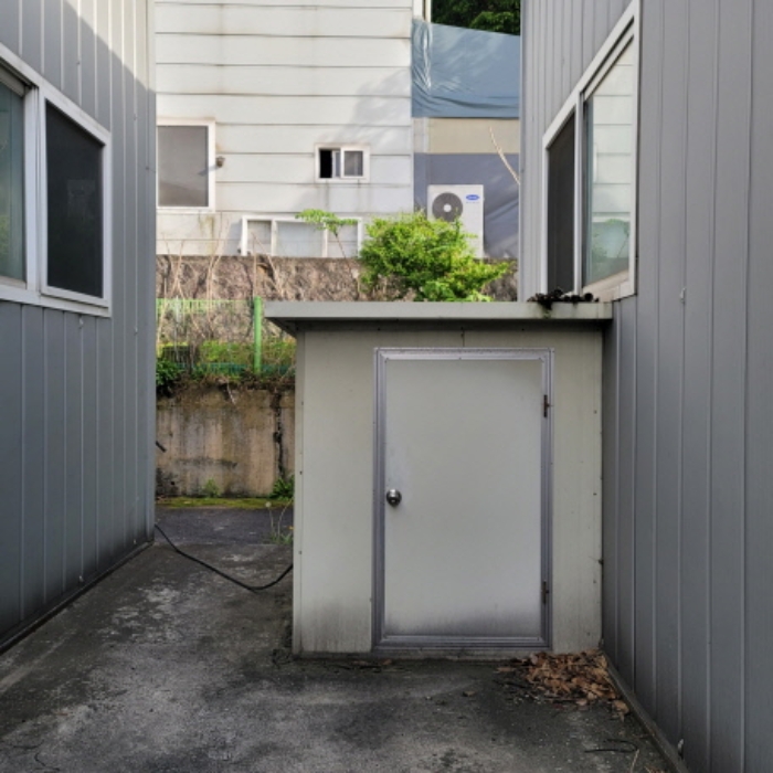 목록5내지 목록6 건물 및 제시외 컨테이너 전경