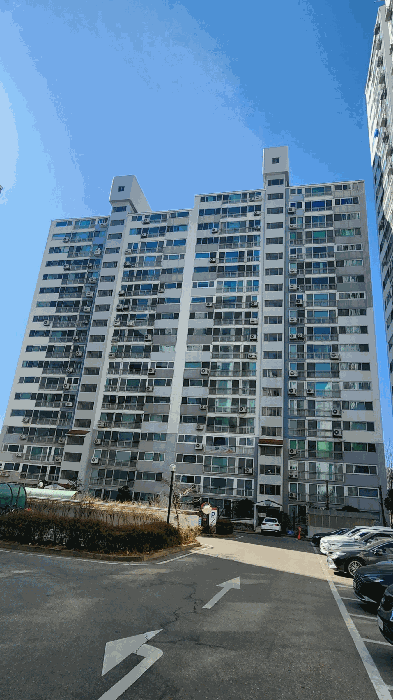 본건 소재 건물 전경