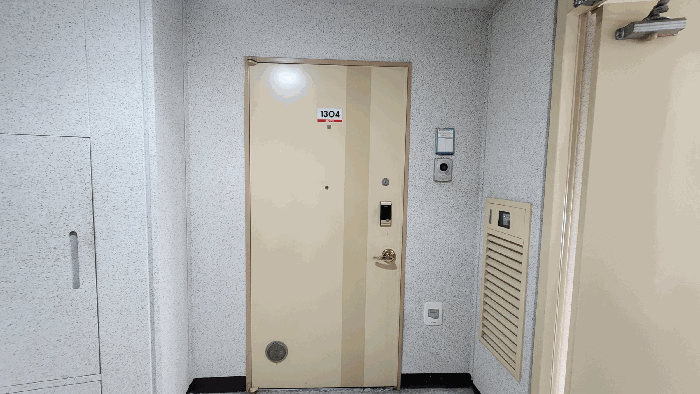 본건 입구 전경