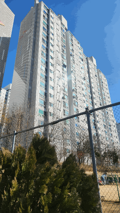 본건 소재 건물 전경