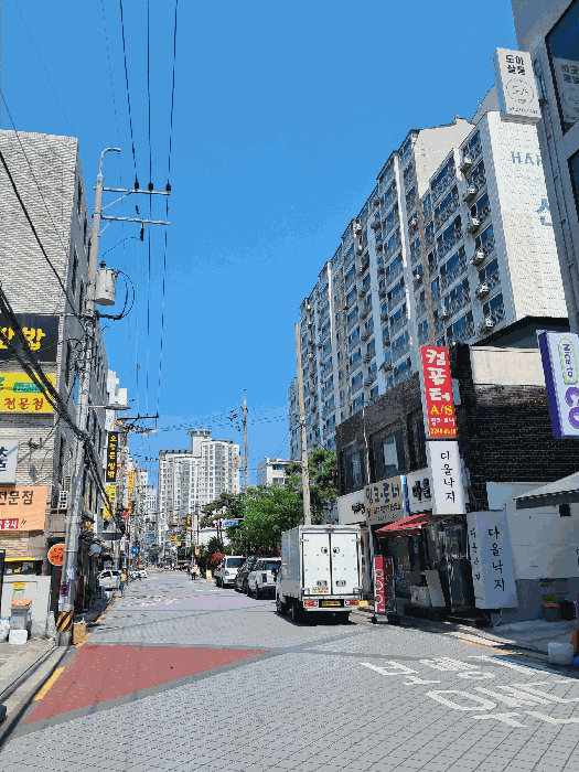 본건 건물 남서측 접면도로