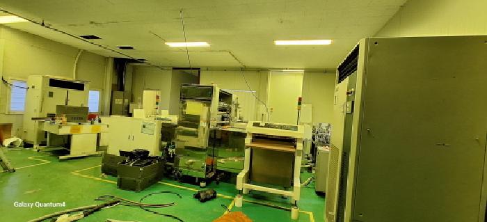 3층 공장 내부 기계기구