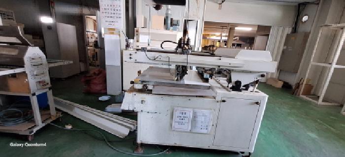 5층 공장 내부 기계기구