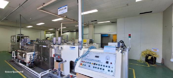 3층 공장 내부 기계기구