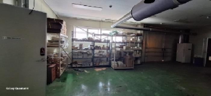 5층 공장 내부 기계기구