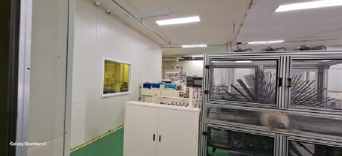 3층 공장 내부 기계기구