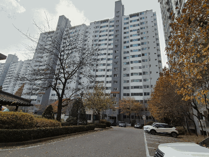 [ 본건 전경 ]