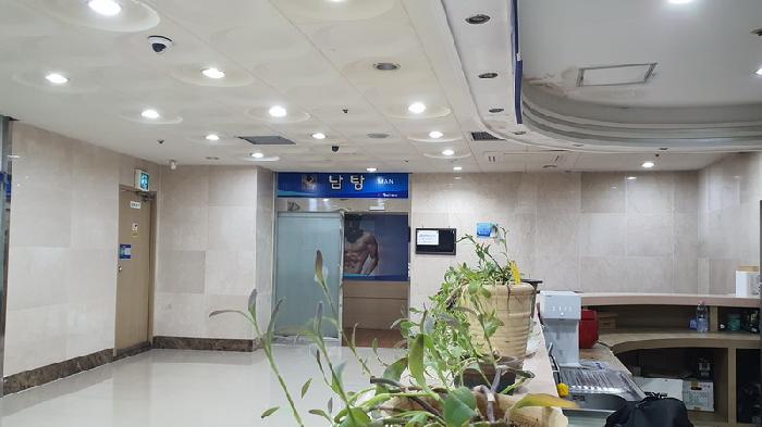 본건3(남탕 입구)